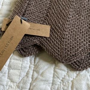 New LOOK COLLECTION Textured Infinity Scarf / Cowl